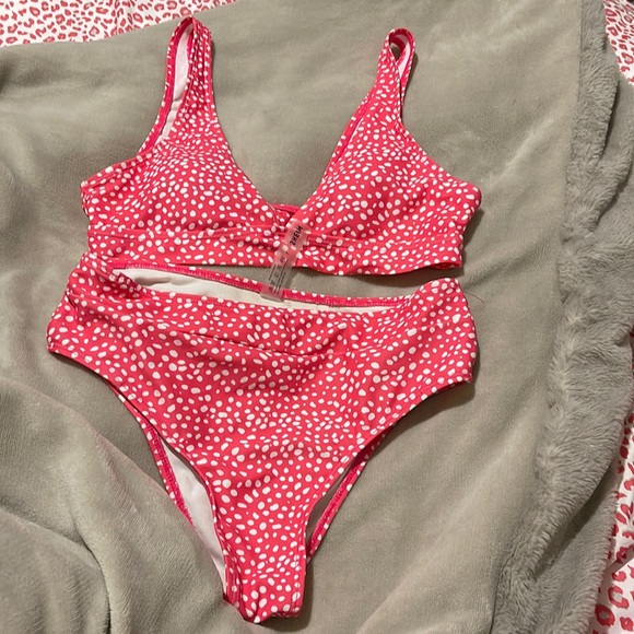 Hot pink polka dot v neck bikini set - Picture 1 of 2